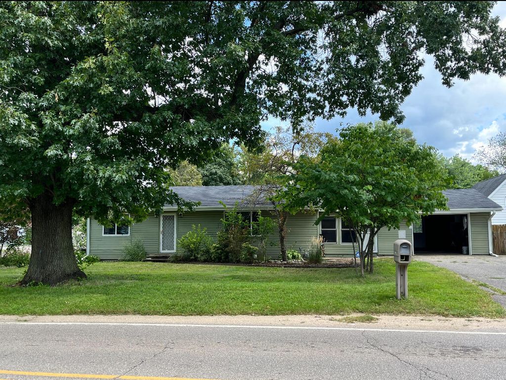 Photo of 450 East Avenue N, Battle Creek, MI 49017 (MLS # 25056216)