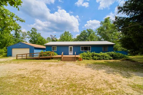 Photo of 925 S Highbridge Road, Wellston, MI 49689 (MLS # 26008689)