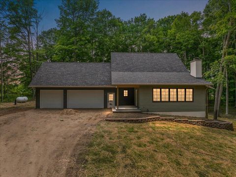 8606 Lakewood Trail Berrien Springs MI 49103