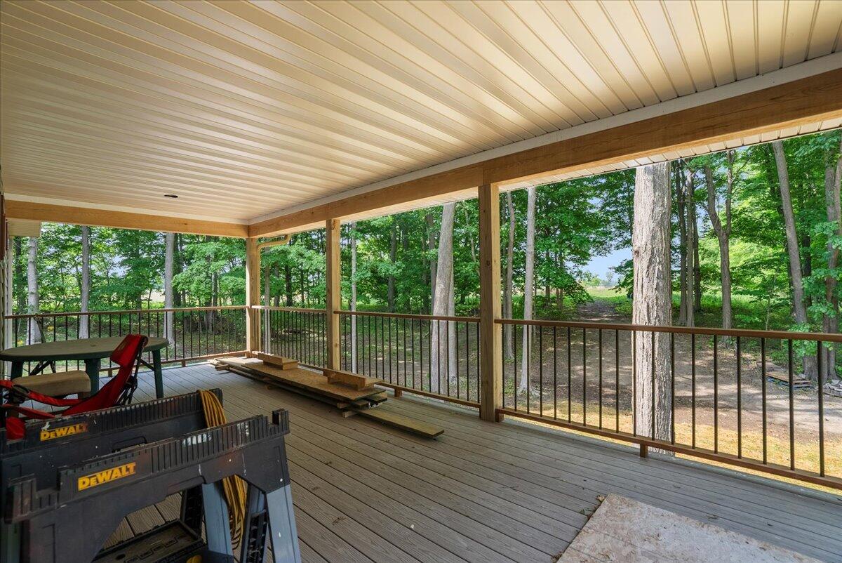 8606 Lakewood Trail