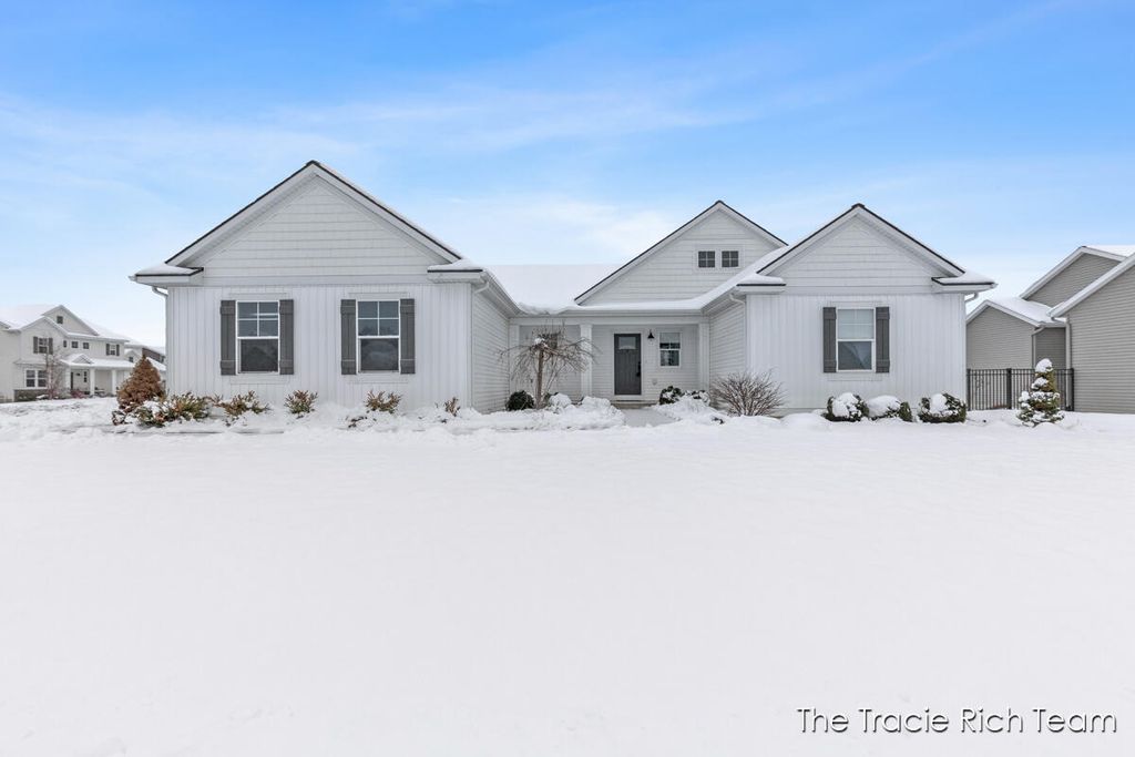 Photo of 6741 Woodhills Drive NE, Rockford, MI 49341 (MLS # 25053538)