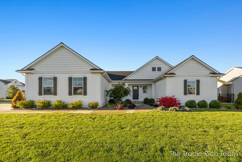 Photo of 6741 Woodhills Drive NE, Rockford, MI 49341 (MLS # 25053538)