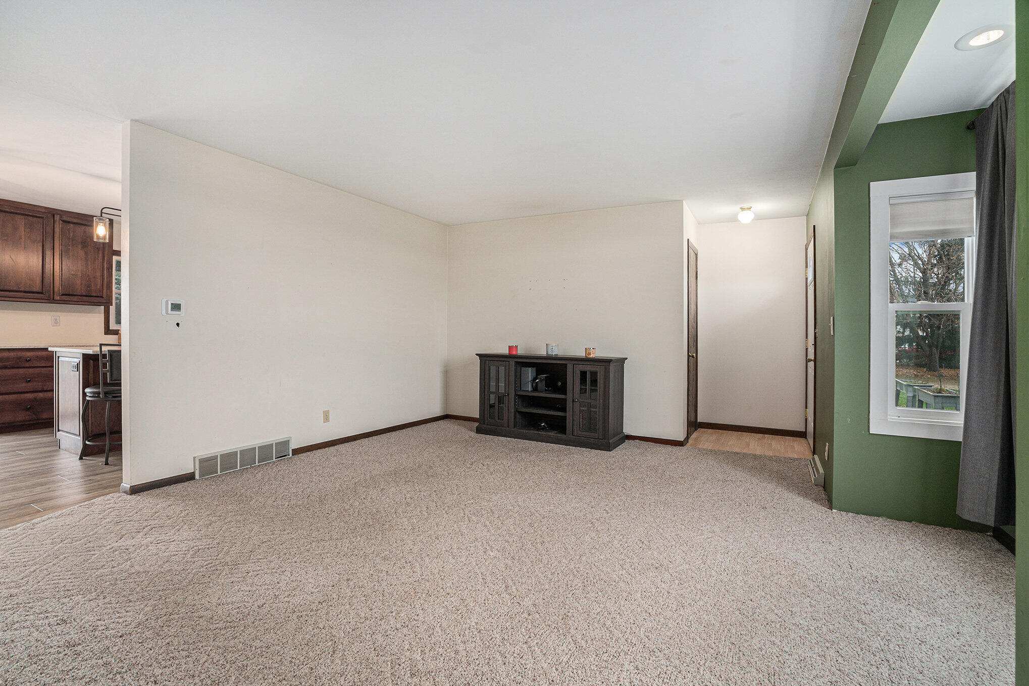 White Pigeon, Michigan 49099, United States, 3 Bedrooms Bedrooms, ,2 BathroomsBathrooms,Residential,Active,248278