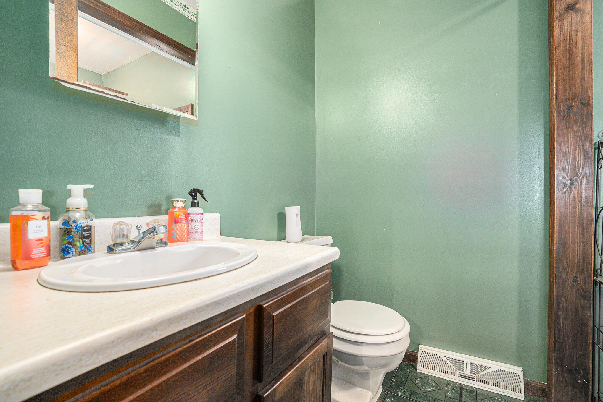 White Pigeon, Michigan 49099, United States, 3 Bedrooms Bedrooms, ,2 BathroomsBathrooms,Residential,Active,248278