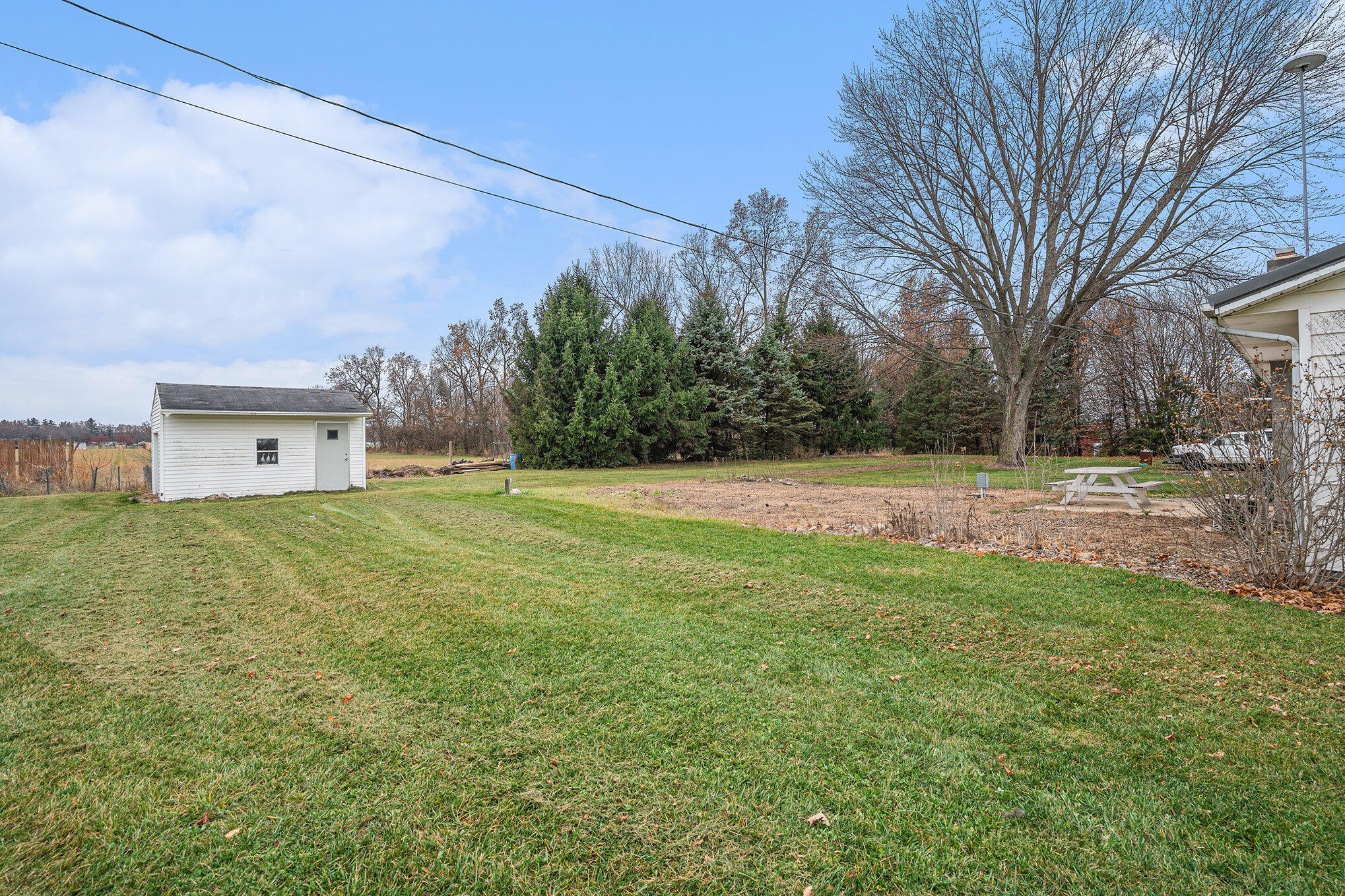 White Pigeon, Michigan 49099, United States, 3 Bedrooms Bedrooms, ,2 BathroomsBathrooms,Residential,Active,248278