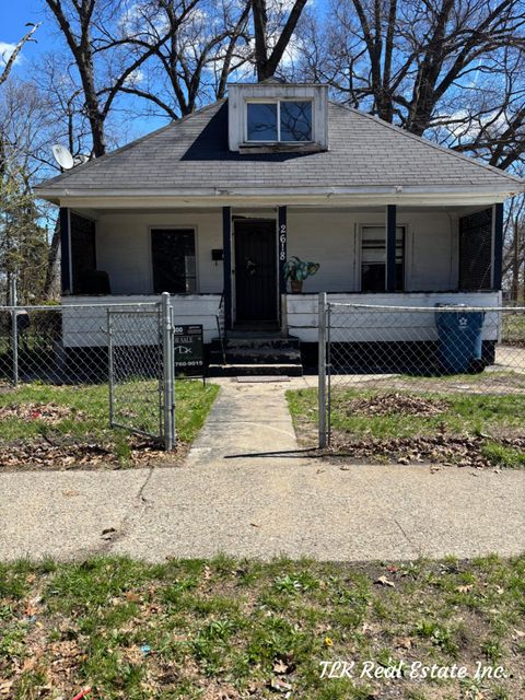 Photo of 2618 Hoyt Street, Muskegon, MI 49444 (MLS # 26017213)