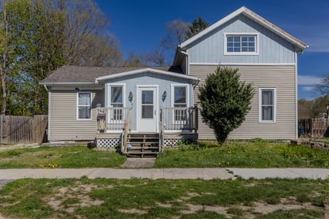 Photo of 409 S Haver Street, Hartford, MI 49057 (MLS # 26016971)