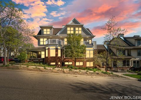 Photo of 800 Livingston Avenue NE, Grand Rapids, MI 49503 (MLS # 26018906)