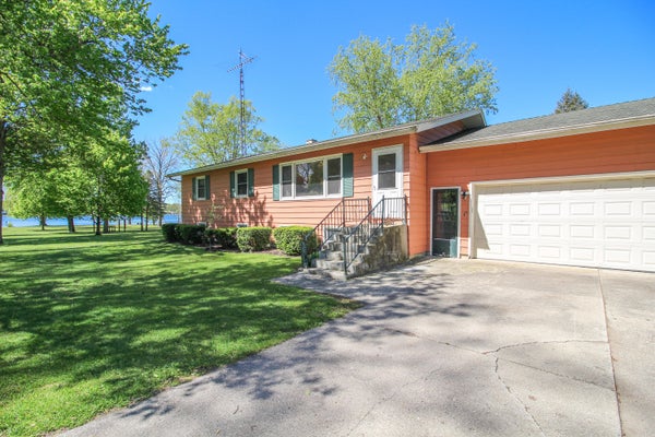 57436 GEARHARTS LANDING RD, THREE RIVERS, MI 49093 - Image 421729f0f37ec0e7e240bcf5b73b076b/1257100364