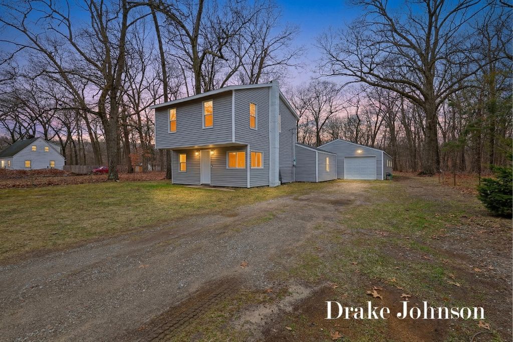 Photo of 1351 Carr Road, Muskegon, MI 49442 (MLS # 26013513)