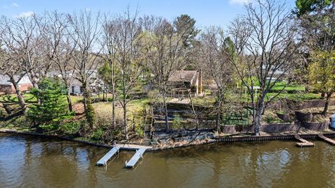 Photo of 803 N Kalamazoo Street, Paw Paw, MI 49079 (MLS # 26015483)