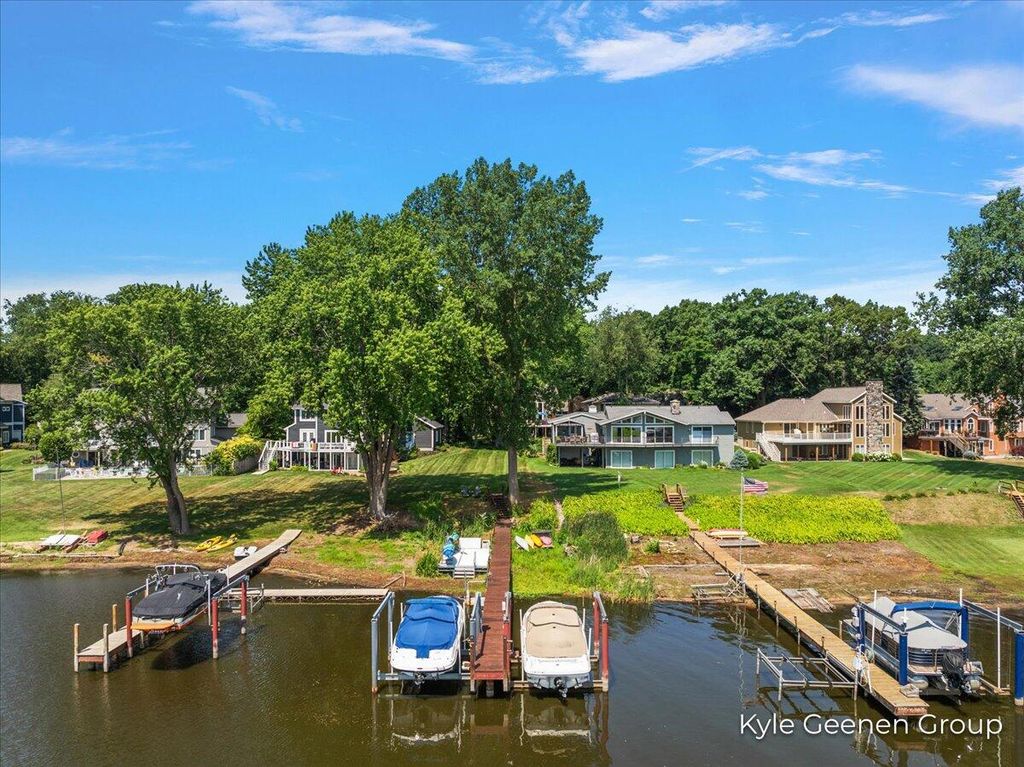 Photo of 46 Counts Cove Court, Holland, MI 49424 (MLS # 26011670)