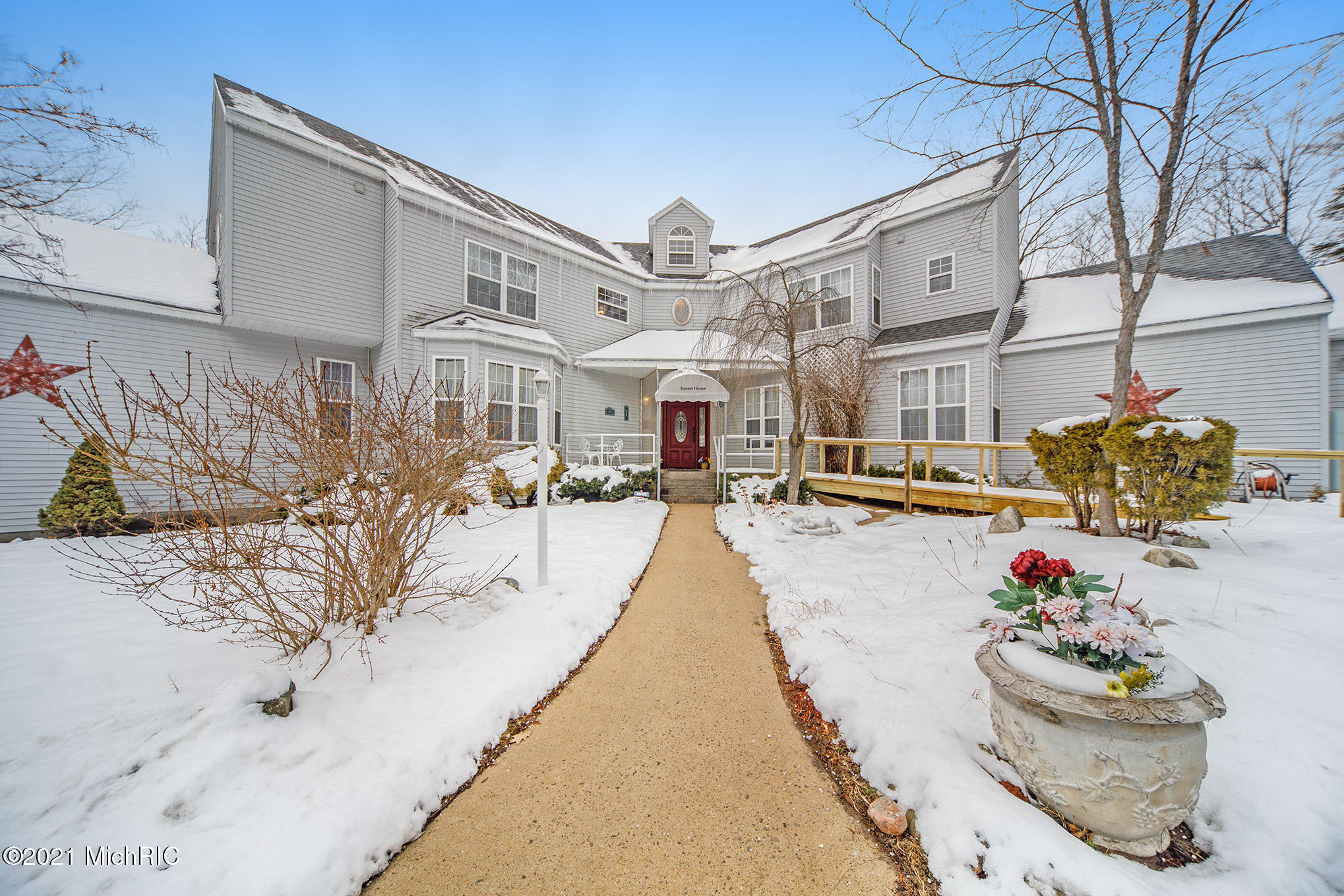 6767 Pleasantview Road
