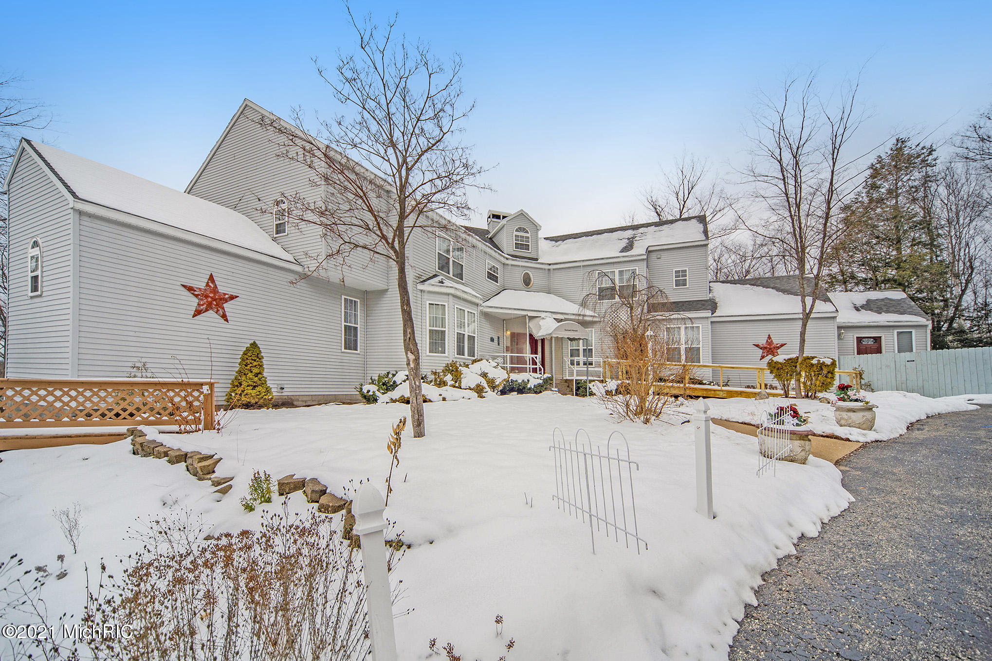 6767 Pleasantview Road