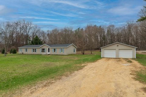 Photo of 18242 32nd Street, Gobles, MI 49055 (MLS # 26012857)