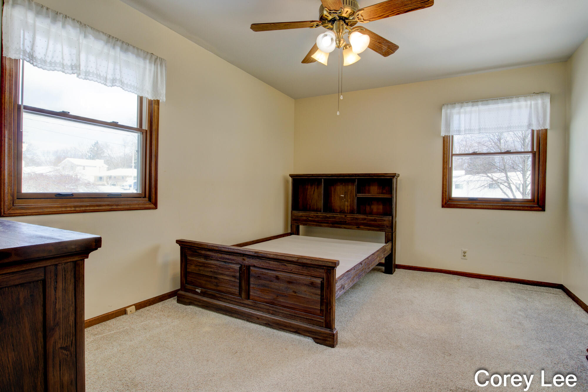 Photo 14 of 31 of 2201 Cranbrook Drive NE house