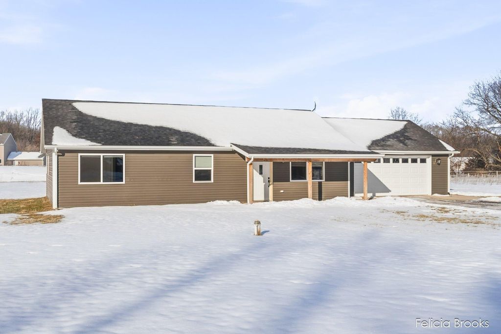 Photo of 2531 Daisy Lane, Middleville, MI 49333 (MLS # 26005386)