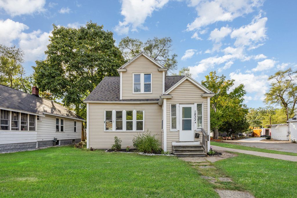 Photo of 1833 Manz Street, Muskegon, MI 49442 (MLS # 25052568)