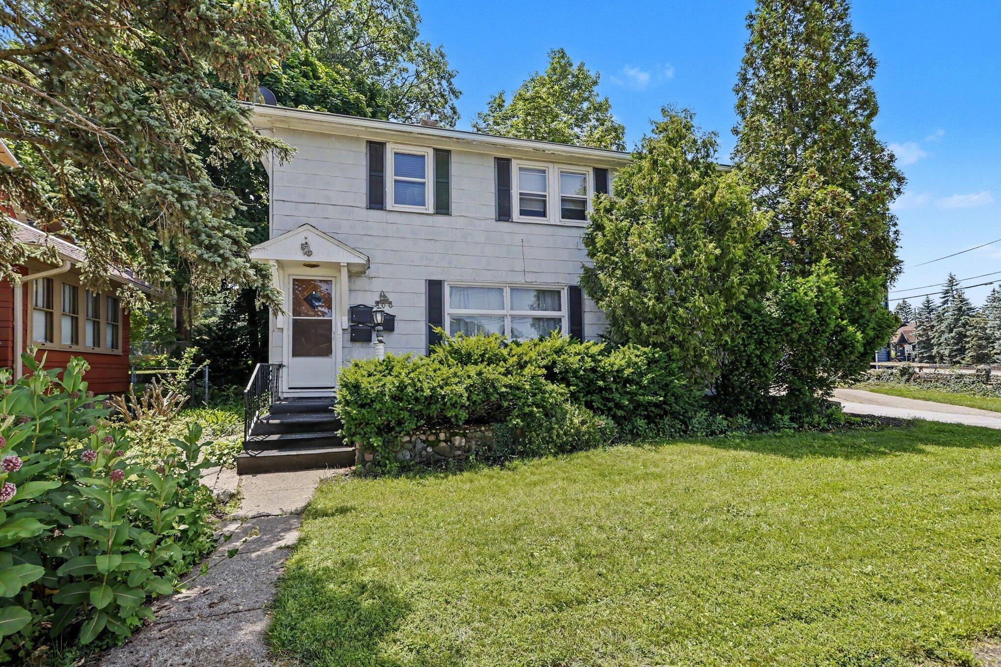 Photo 1 of 25 — 400 La Salle Avenue, St. Joseph, MI 49085