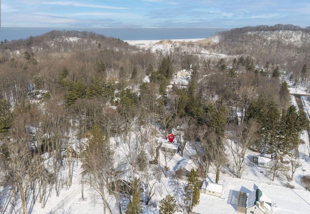 Photo of 12199 Linden Avenue, Sawyer, MI 49125 (MLS # 26005135)