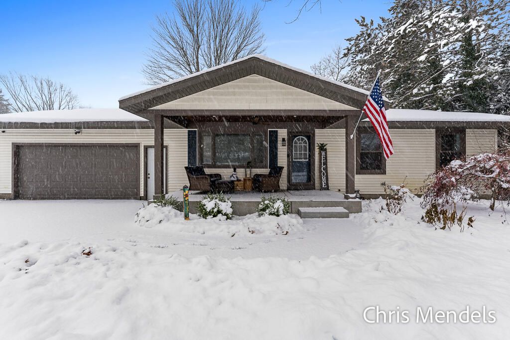 Photo of 14506 Lincoln Street, Grand Haven, MI 49417 (MLS # 25060712)