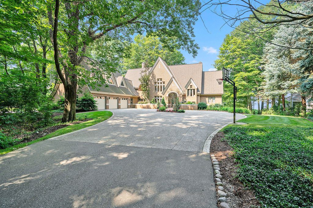 Photo of 5285 N Lakeshore Drive, Holland, MI 49424 (MLS # 25039416)