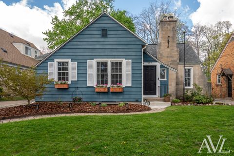 Photo of 317 Bristol Avenue NW, Grand Rapids, MI 49504 (MLS # 26019044)