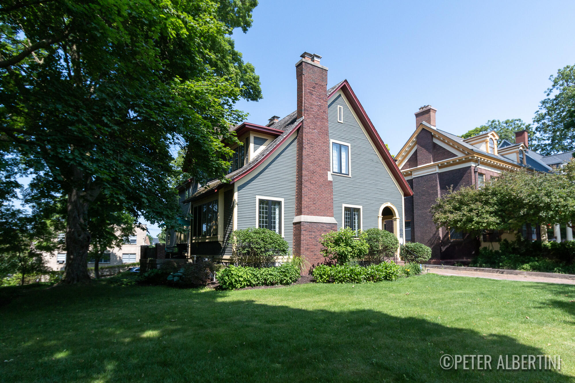 455 Madison Avenue SE
