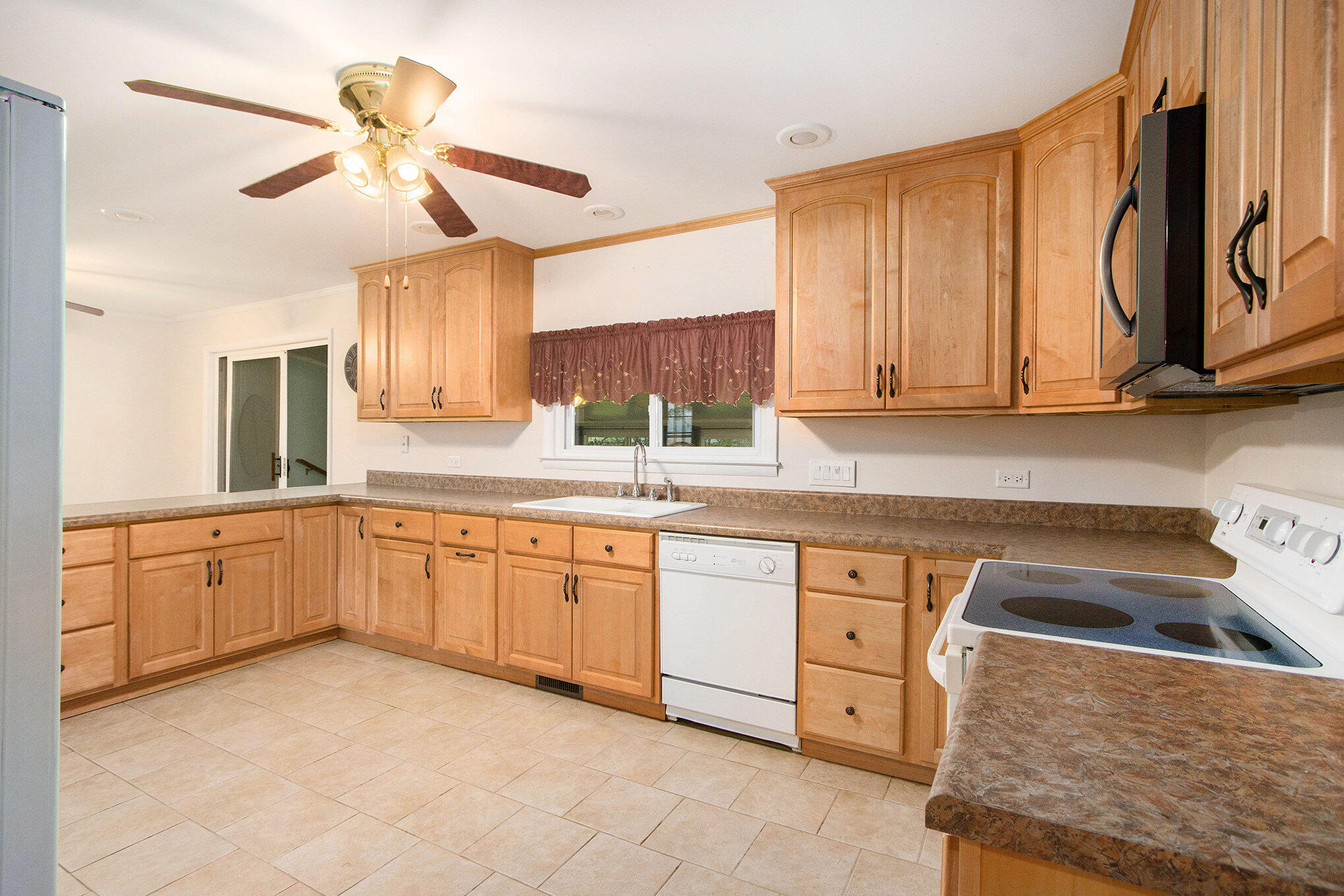 Colon, Michigan 49040, United States, 2 Bedrooms Bedrooms, ,2 BathroomsBathrooms,Residential,Pending,146588