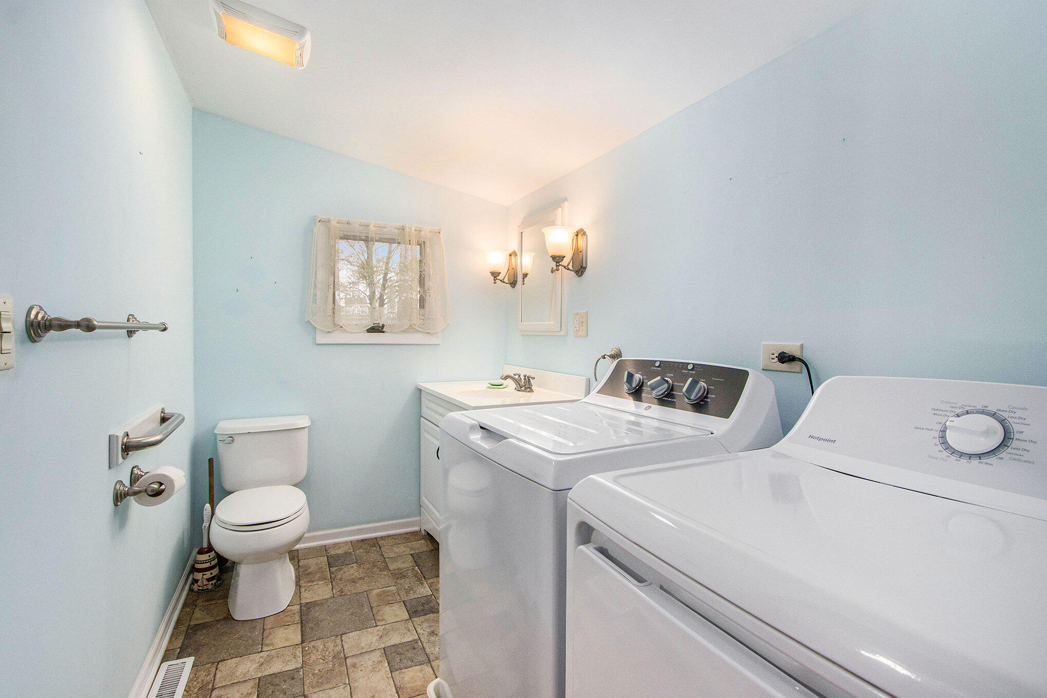 Colon, Michigan 49040, United States, 2 Bedrooms Bedrooms, ,2 BathroomsBathrooms,Residential,Pending,146588