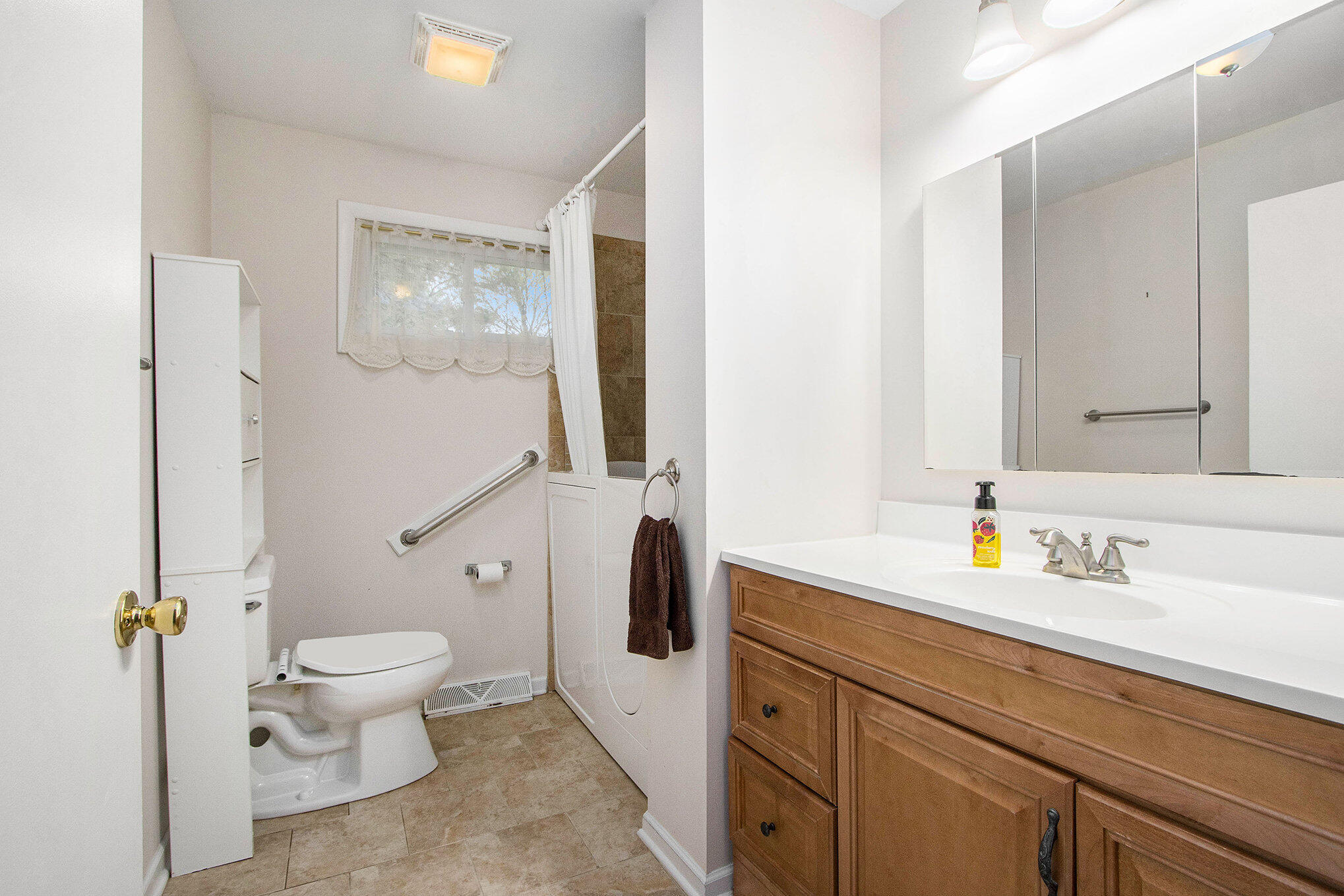 Colon, Michigan 49040, United States, 2 Bedrooms Bedrooms, ,2 BathroomsBathrooms,Residential,Pending,146588