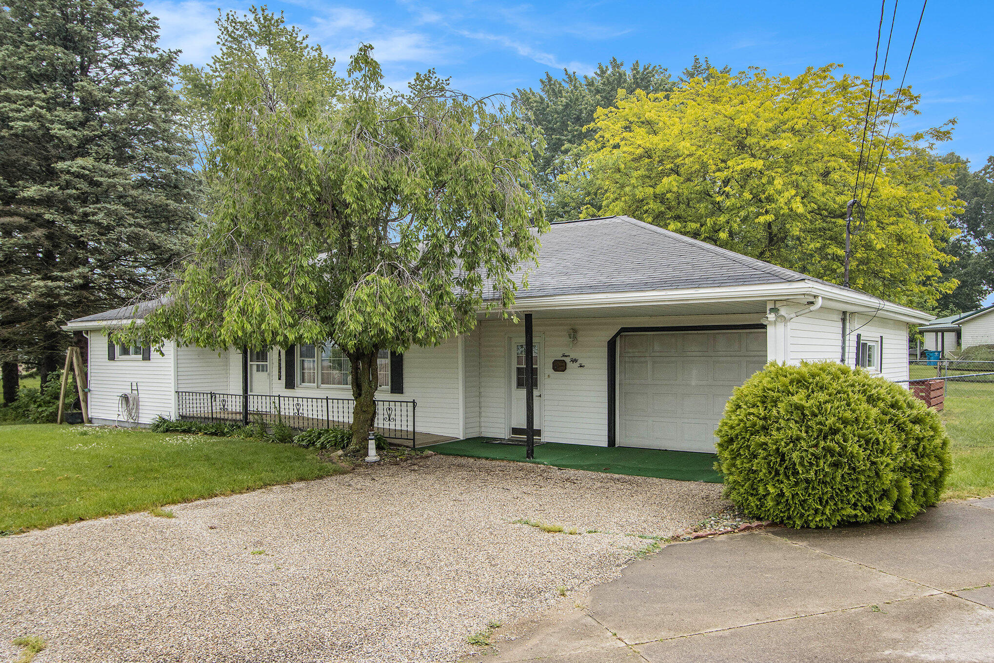 Colon, Michigan 49040, United States, 2 Bedrooms Bedrooms, ,2 BathroomsBathrooms,Residential,Pending,146588