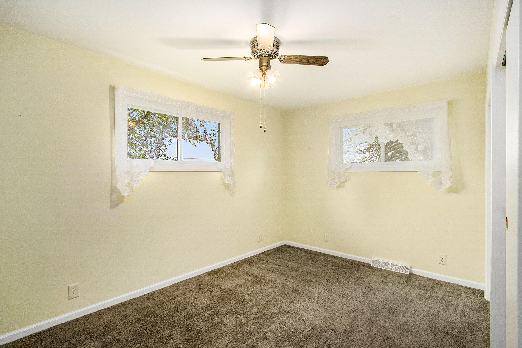 Colon, Michigan 49040, United States, 2 Bedrooms Bedrooms, ,2 BathroomsBathrooms,Residential,Pending,146588