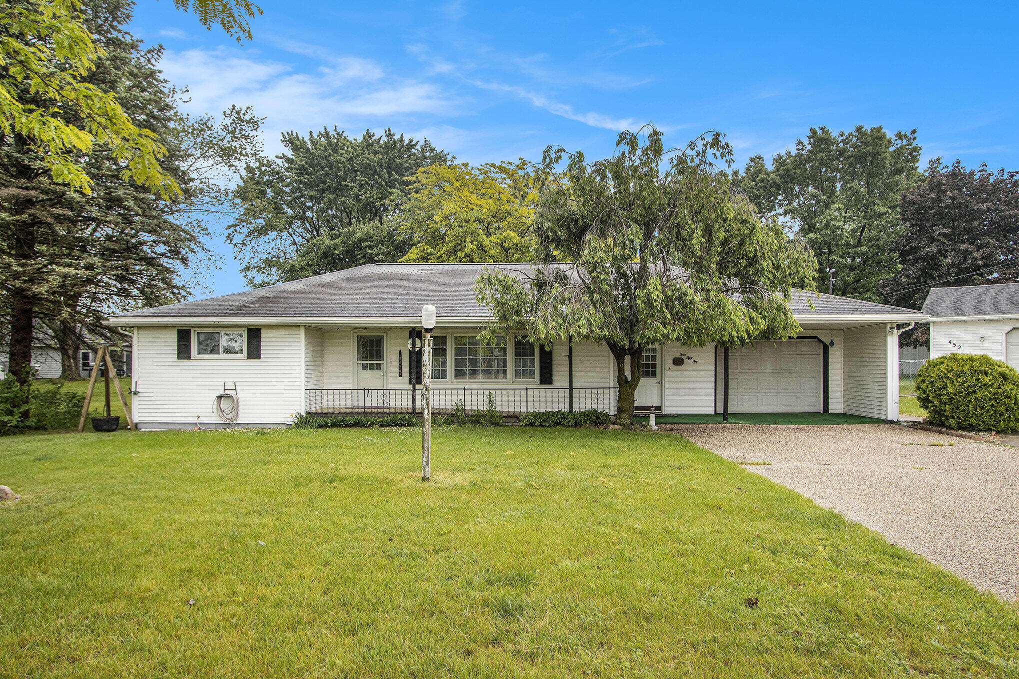 Colon, Michigan 49040, United States, 2 Bedrooms Bedrooms, ,2 BathroomsBathrooms,Residential,Pending,146588