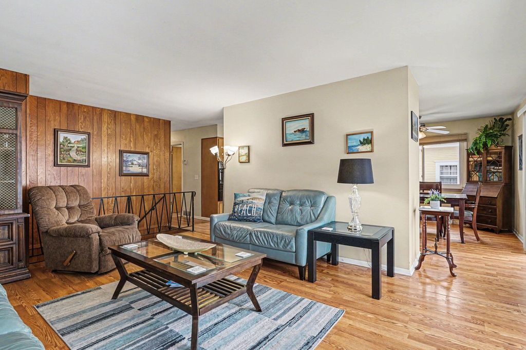 Photo of 1438 Beach Street, Muskegon, MI 49441 (MLS # 26005887)