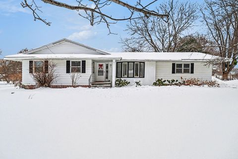 Photo of 92 S Amber Road, Scottville, MI 49454 (MLS # 26002387)
