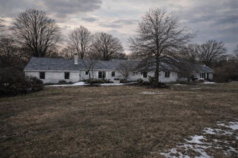 Photo of 3395 Vly Vw Drive NE, Rockford, MI 49341 (MLS # 26013629)