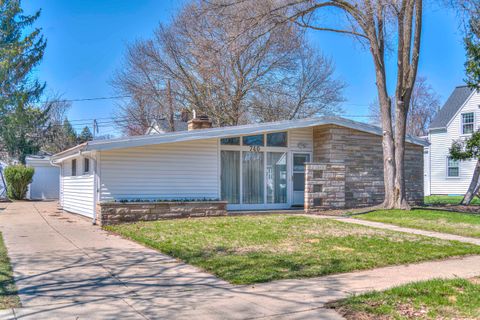 Photo of 740 Briarcliff Road, Jackson, MI 49203 (MLS # 26014061)