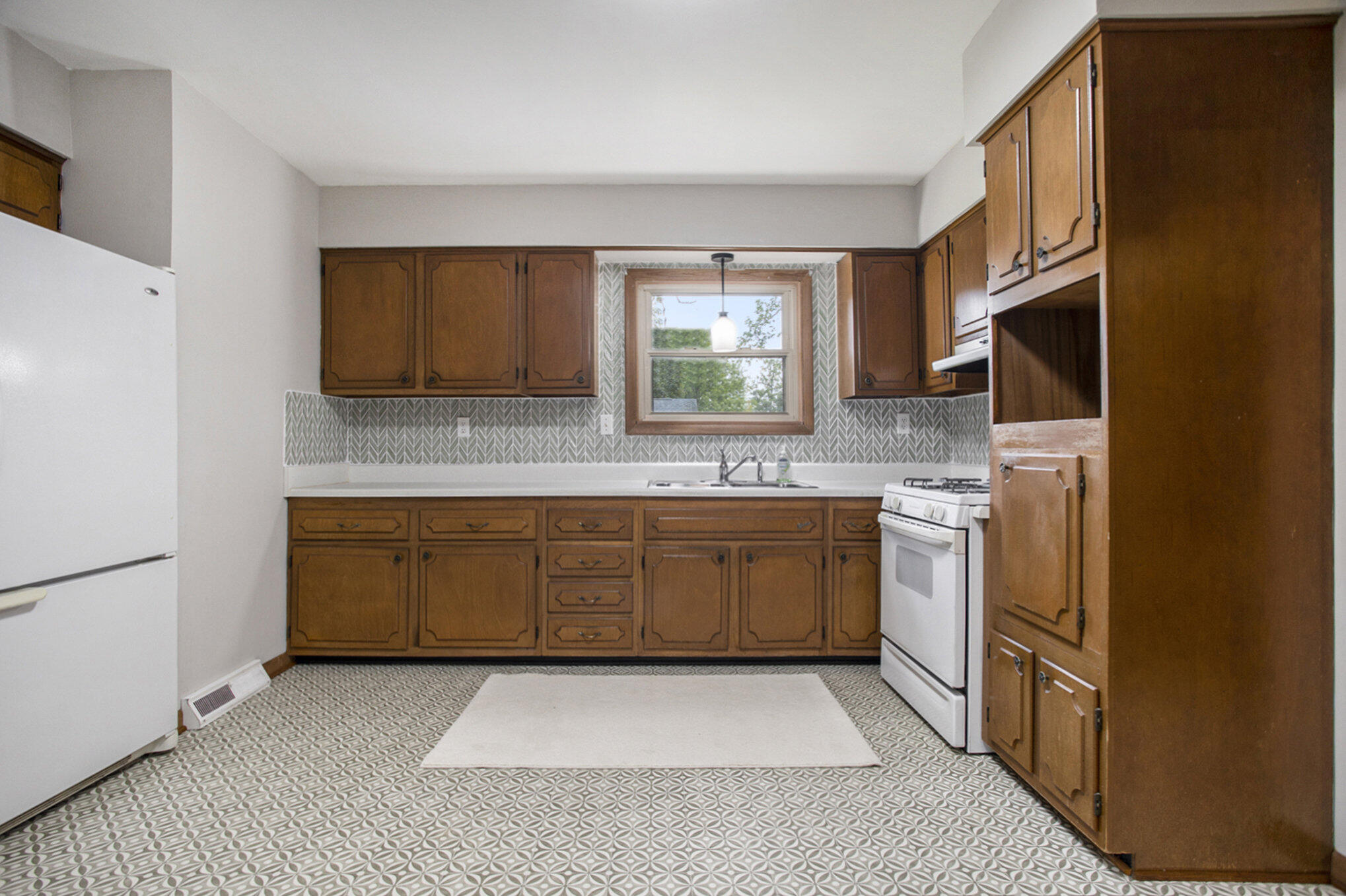 Union City, Michigan 49094, United States, 3 Bedrooms Bedrooms, ,2 BathroomsBathrooms,Residential,Pending,45085