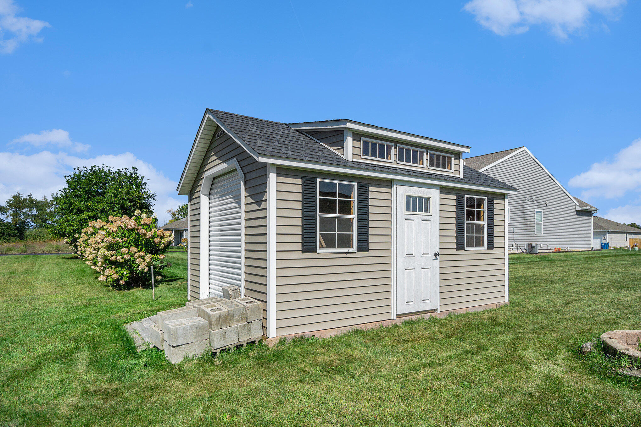 Kalamazoo, Michigan 49048, United States, 4 Bedrooms Bedrooms, ,3 BathroomsBathrooms,Residential,Active,209760