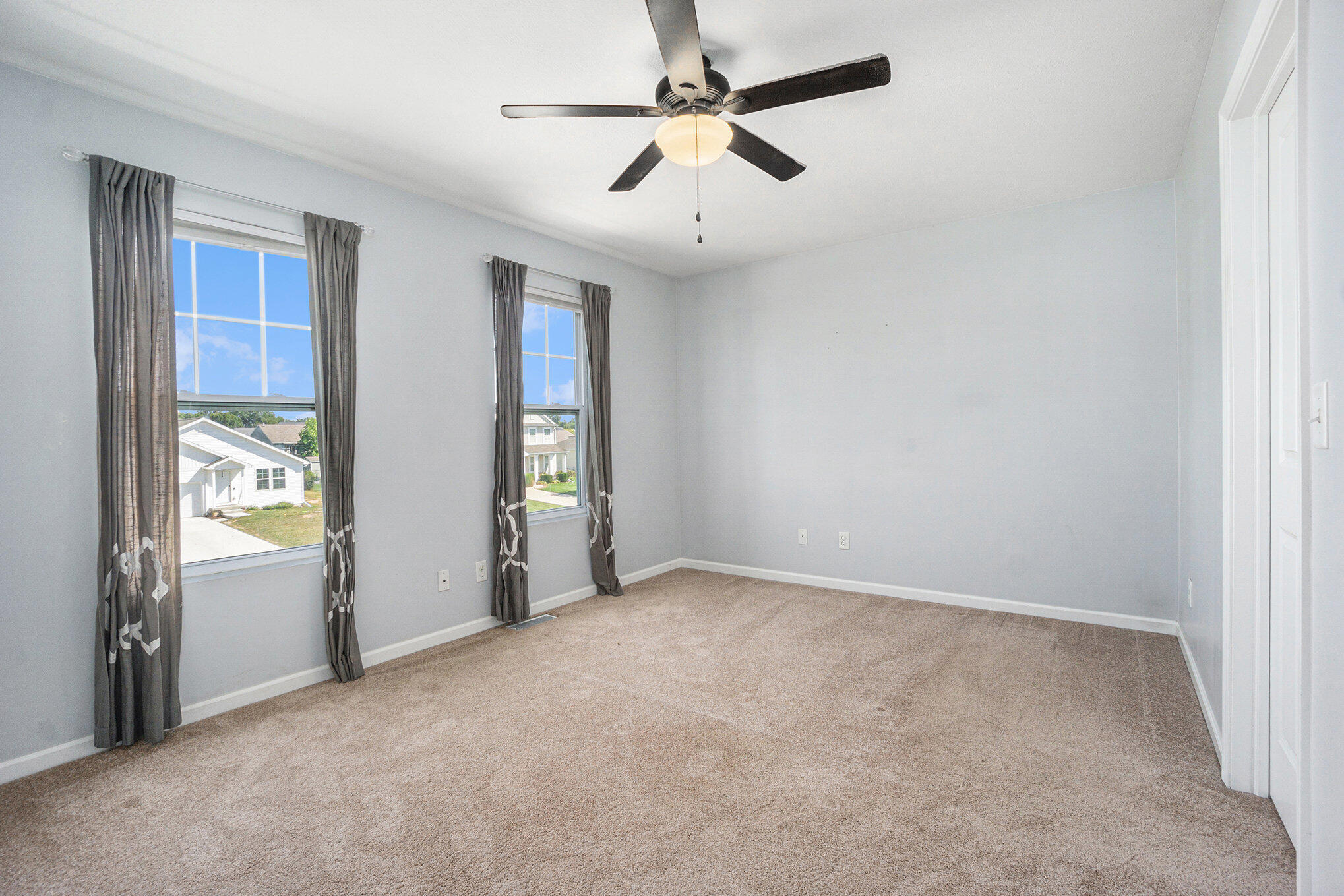 Kalamazoo, Michigan 49048, United States, 4 Bedrooms Bedrooms, ,3 BathroomsBathrooms,Residential,Active,209760