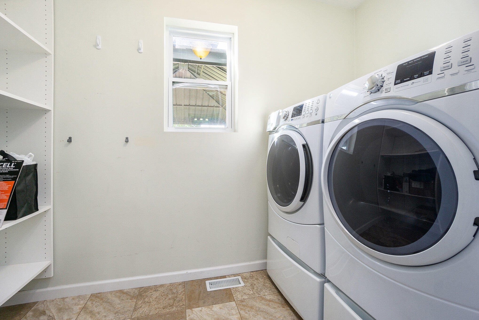 Kalamazoo, Michigan 49048, United States, 4 Bedrooms Bedrooms, ,3 BathroomsBathrooms,Residential,Active,209760