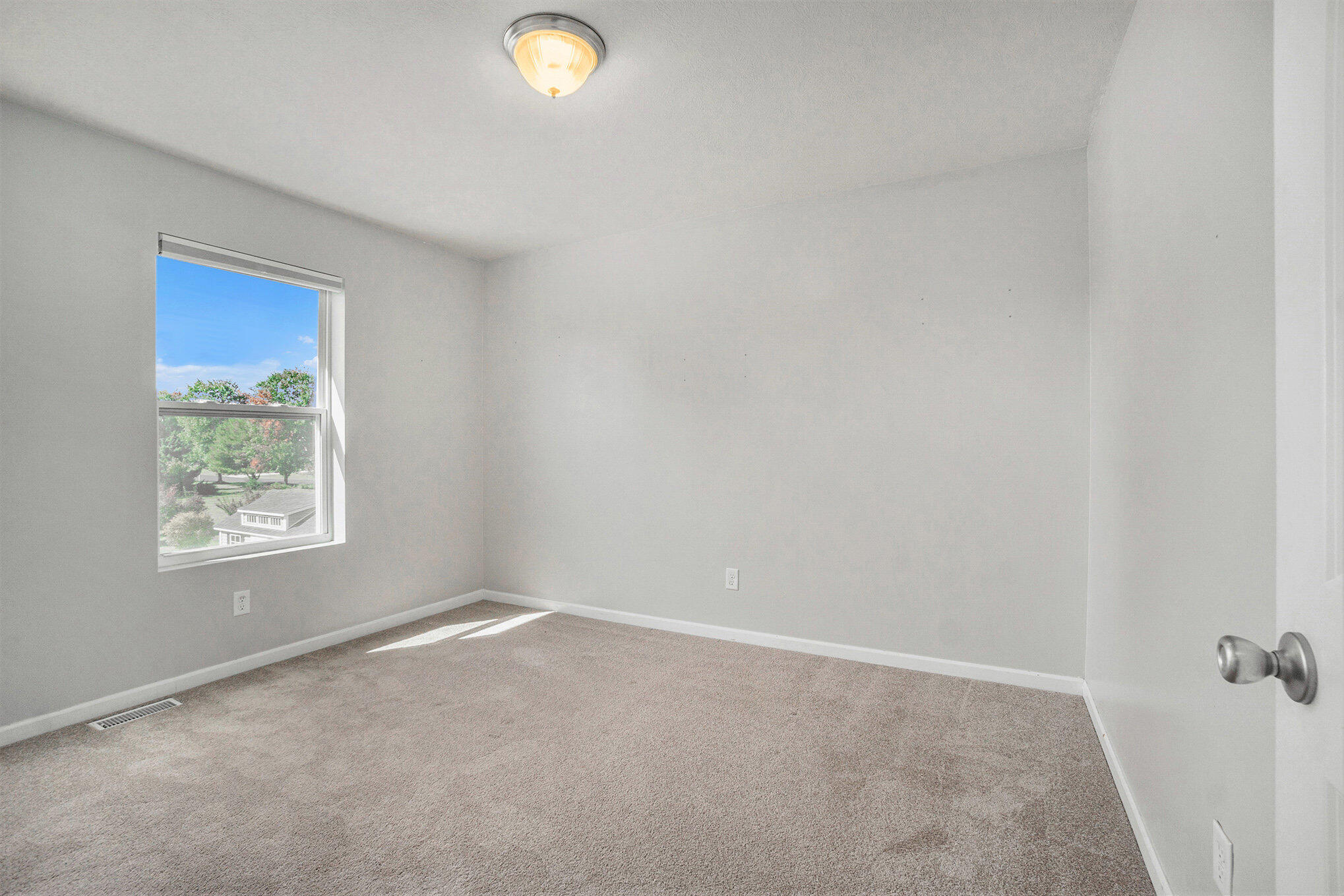 Kalamazoo, Michigan 49048, United States, 4 Bedrooms Bedrooms, ,3 BathroomsBathrooms,Residential,Active,209760