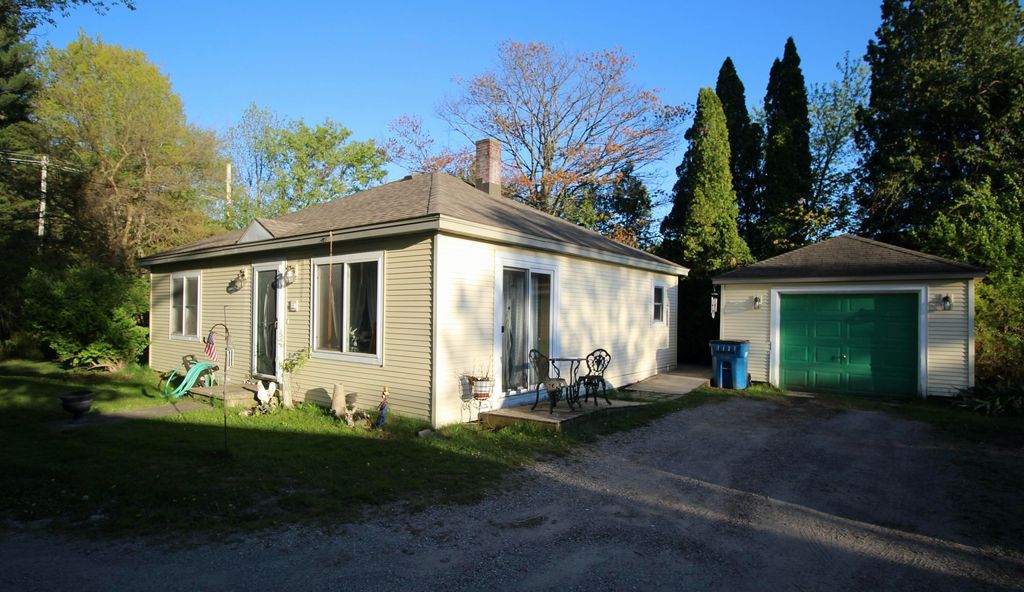 Photo of 17823 168th AVE, Spring Lake, MI 49456 (MLS # 26021254)