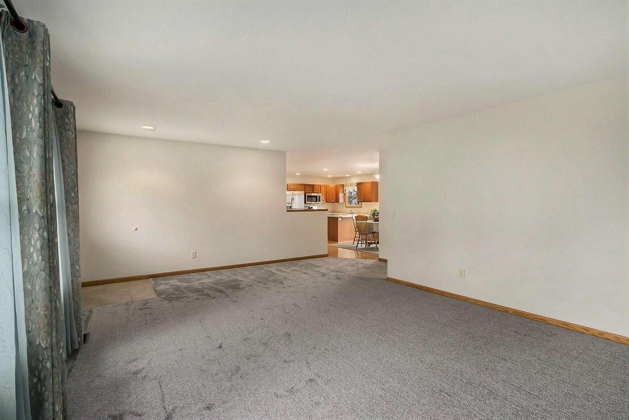 Schoolcraft, Michigan 49087, United States, 4 Bedrooms Bedrooms, ,4 BathroomsBathrooms,Residential,Pending,112126