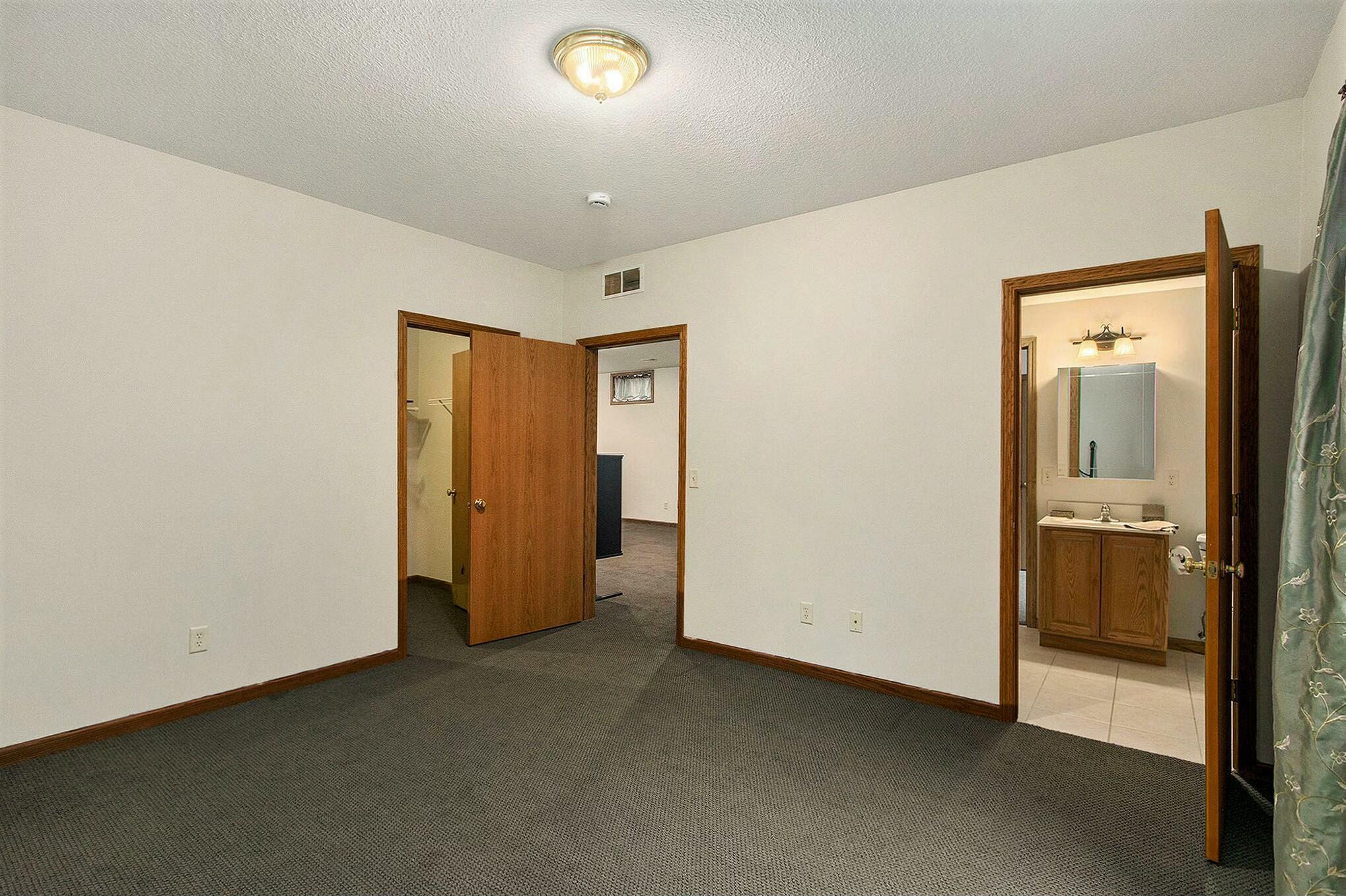 Schoolcraft, Michigan 49087, United States, 4 Bedrooms Bedrooms, ,4 BathroomsBathrooms,Residential,Pending,112126