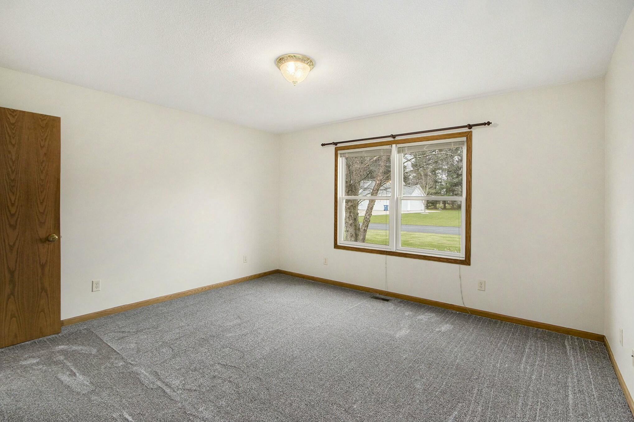 Schoolcraft, Michigan 49087, United States, 4 Bedrooms Bedrooms, ,4 BathroomsBathrooms,Residential,Pending,112126