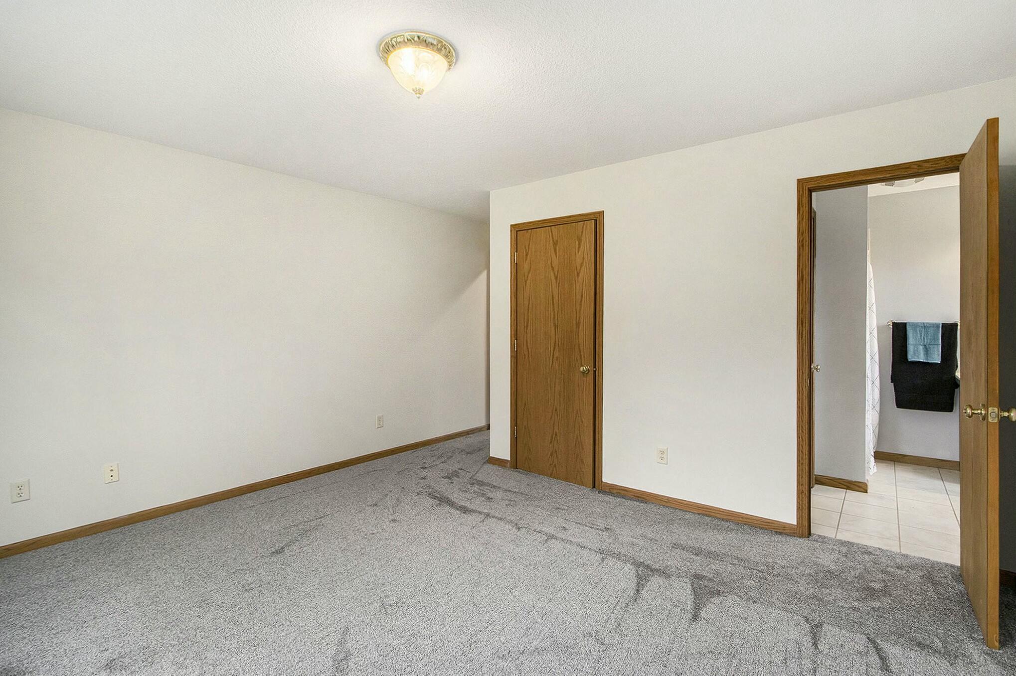 Schoolcraft, Michigan 49087, United States, 4 Bedrooms Bedrooms, ,4 BathroomsBathrooms,Residential,Pending,112126