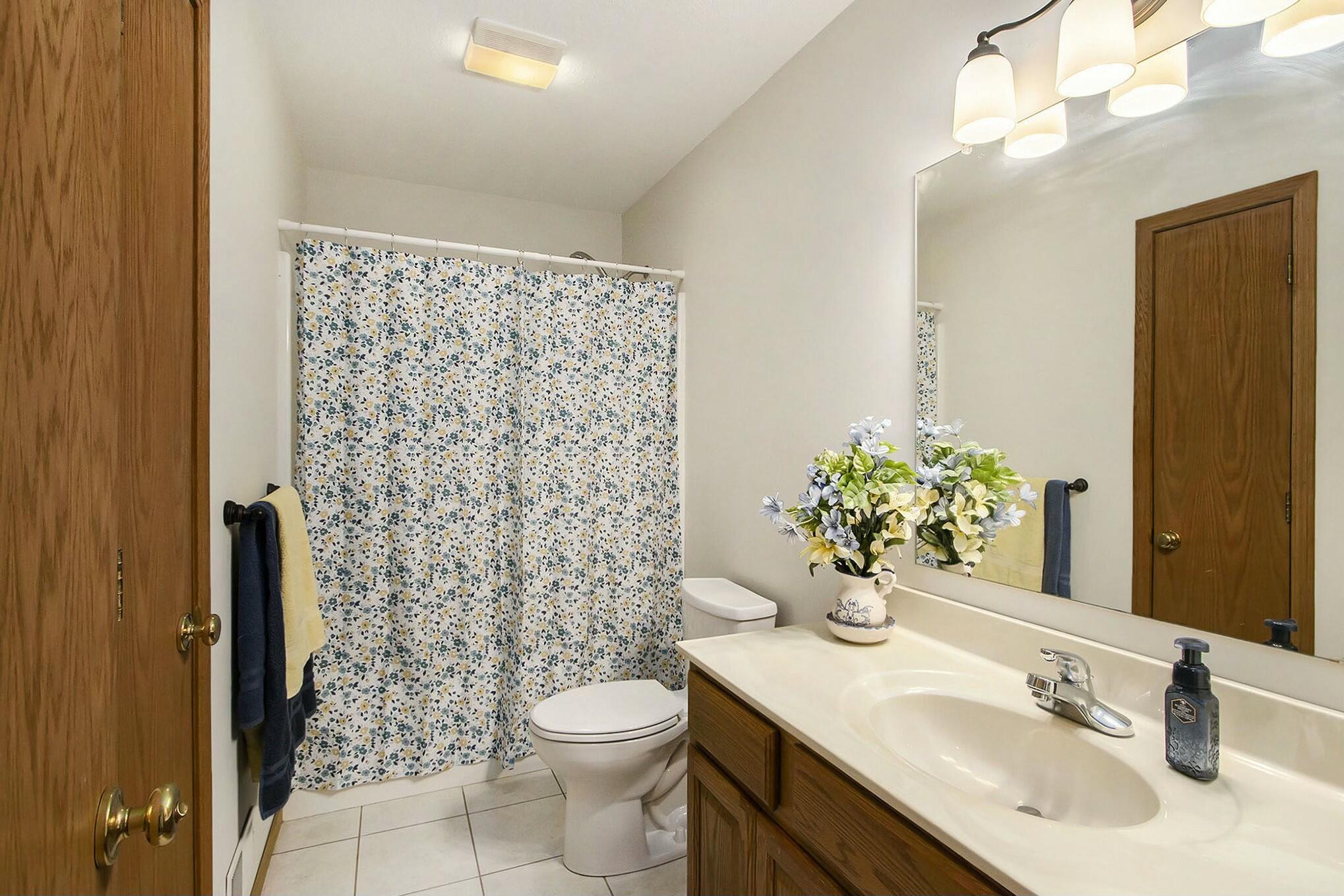 Schoolcraft, Michigan 49087, United States, 4 Bedrooms Bedrooms, ,4 BathroomsBathrooms,Residential,Pending,112126