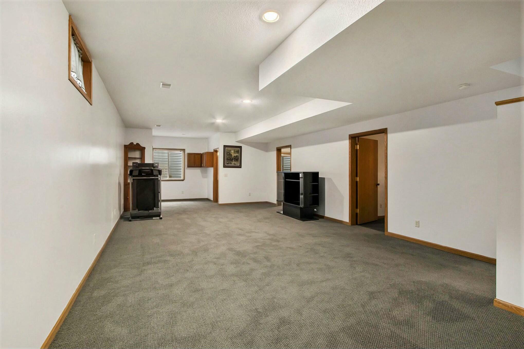 Schoolcraft, Michigan 49087, United States, 4 Bedrooms Bedrooms, ,4 BathroomsBathrooms,Residential,Pending,112126